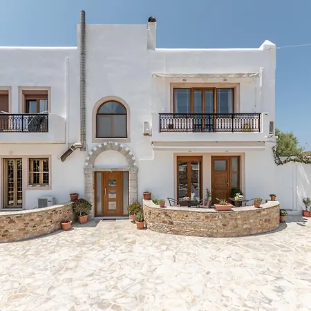 Vaso In Town With Parking Naxos City