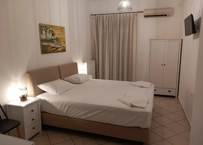 Vaso Studios In Town With Parking Апартаменты *