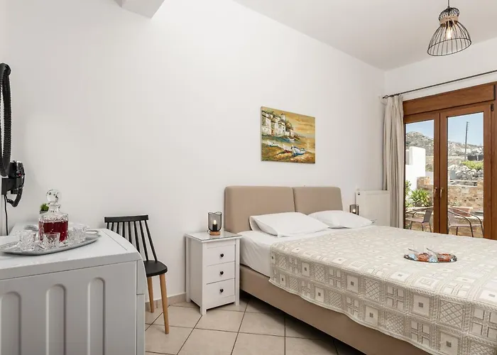 Vaso Studios In Town With Parking *