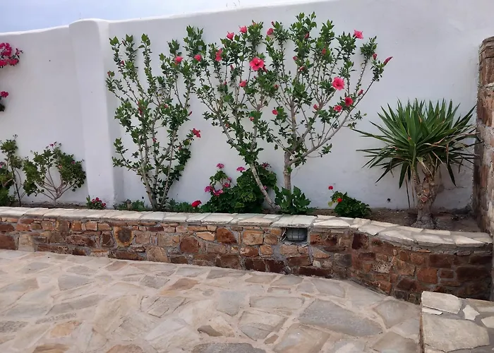 Vaso Studios In Town With Parking Апартаменты *